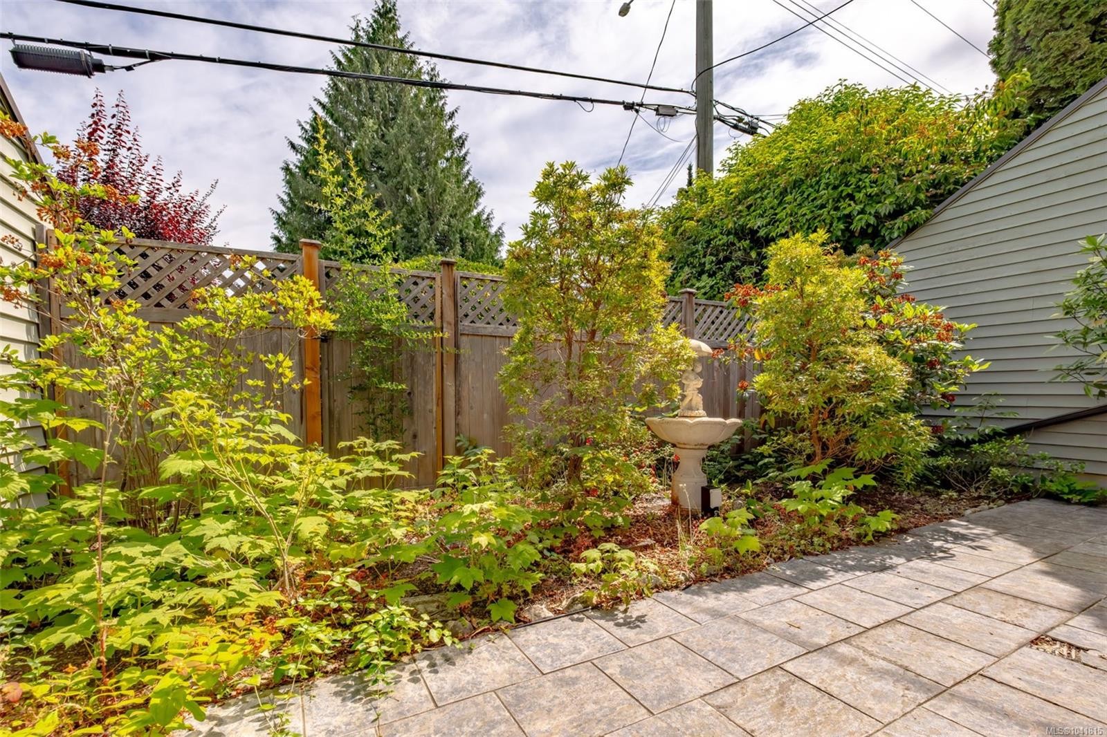 #7-570 Crescent Rd West, Qualicum Beach, BC