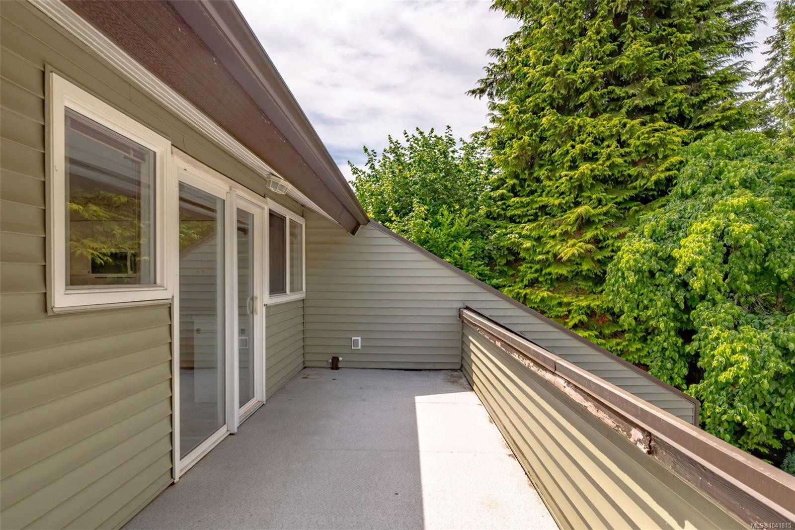 #7-570 Crescent Rd West, Qualicum Beach, BC