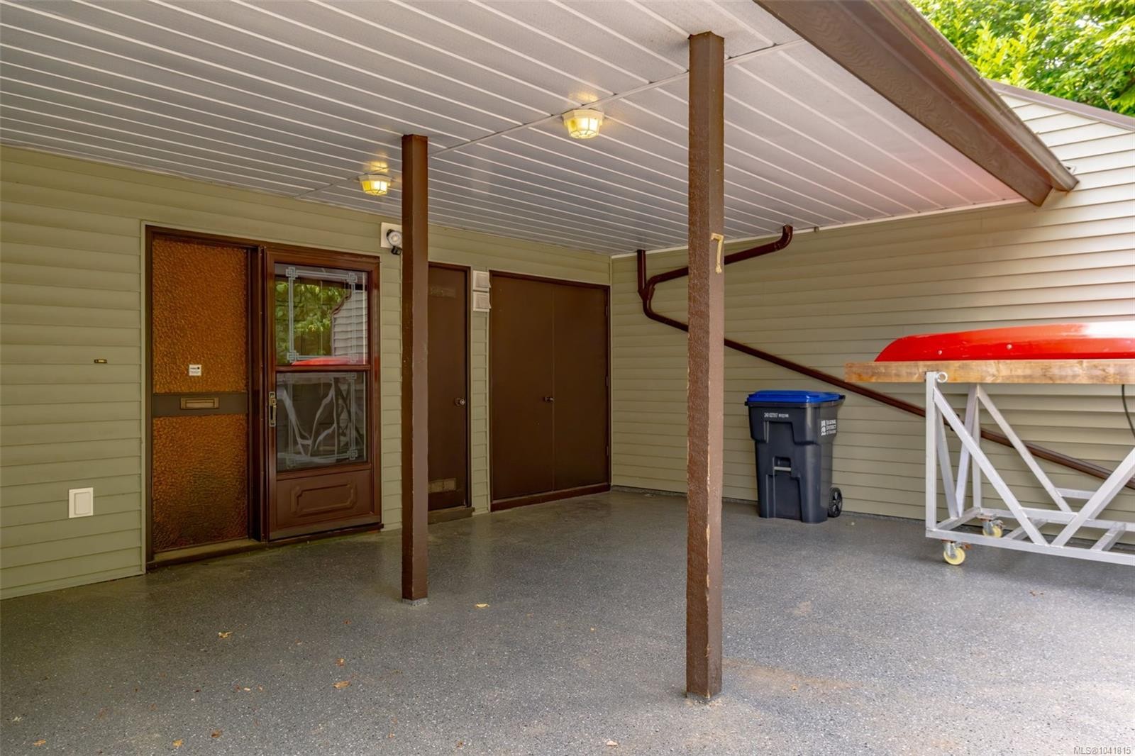 #7-570 Crescent Rd West, Qualicum Beach, BC
