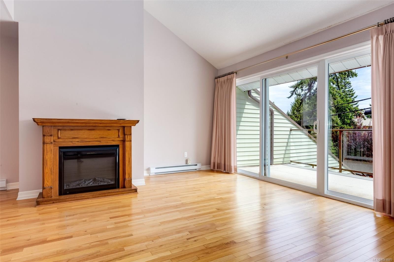 #7-570 Crescent Rd West, Qualicum Beach, BC