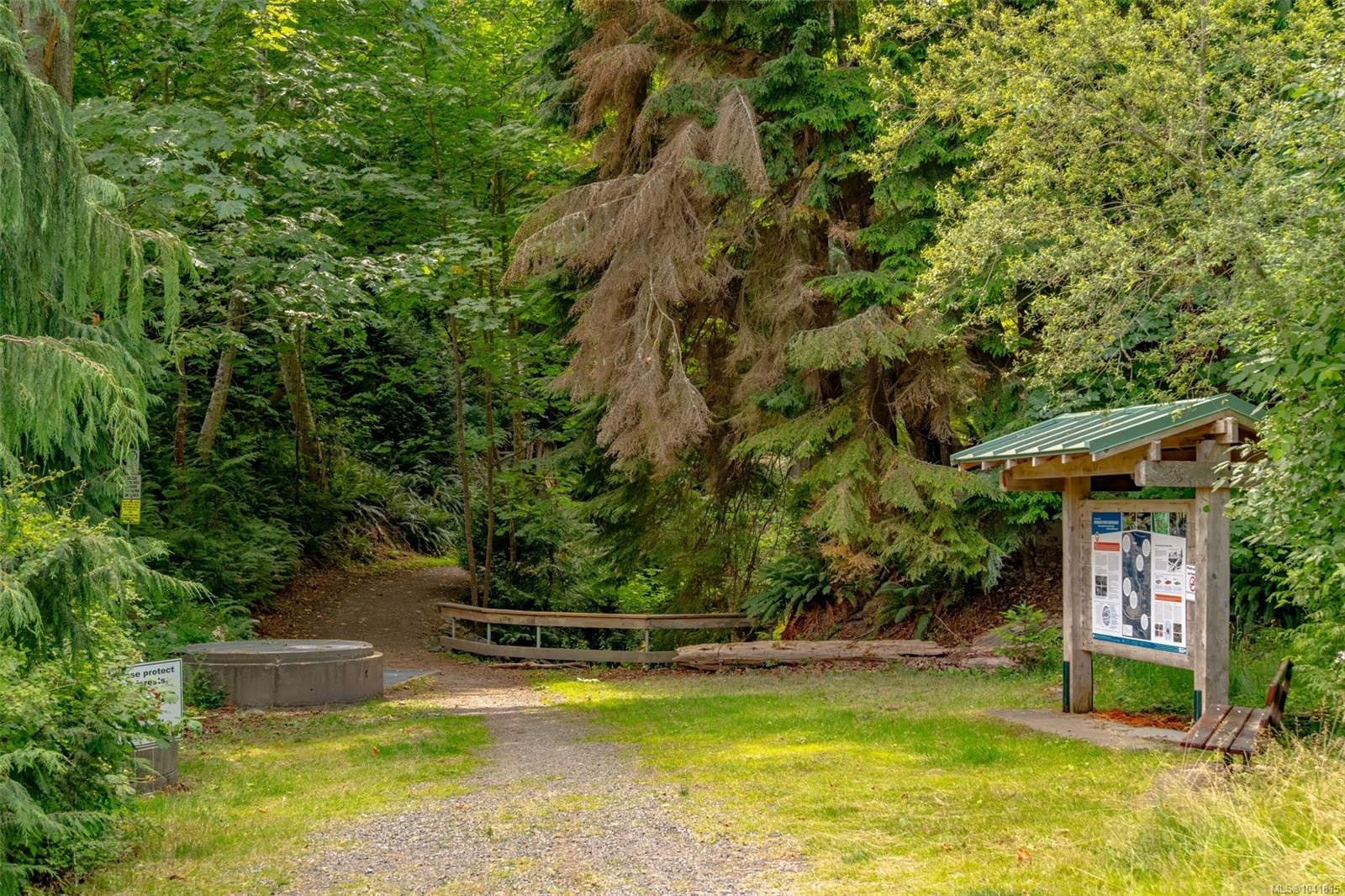 #7-570 Crescent Rd West, Qualicum Beach, BC