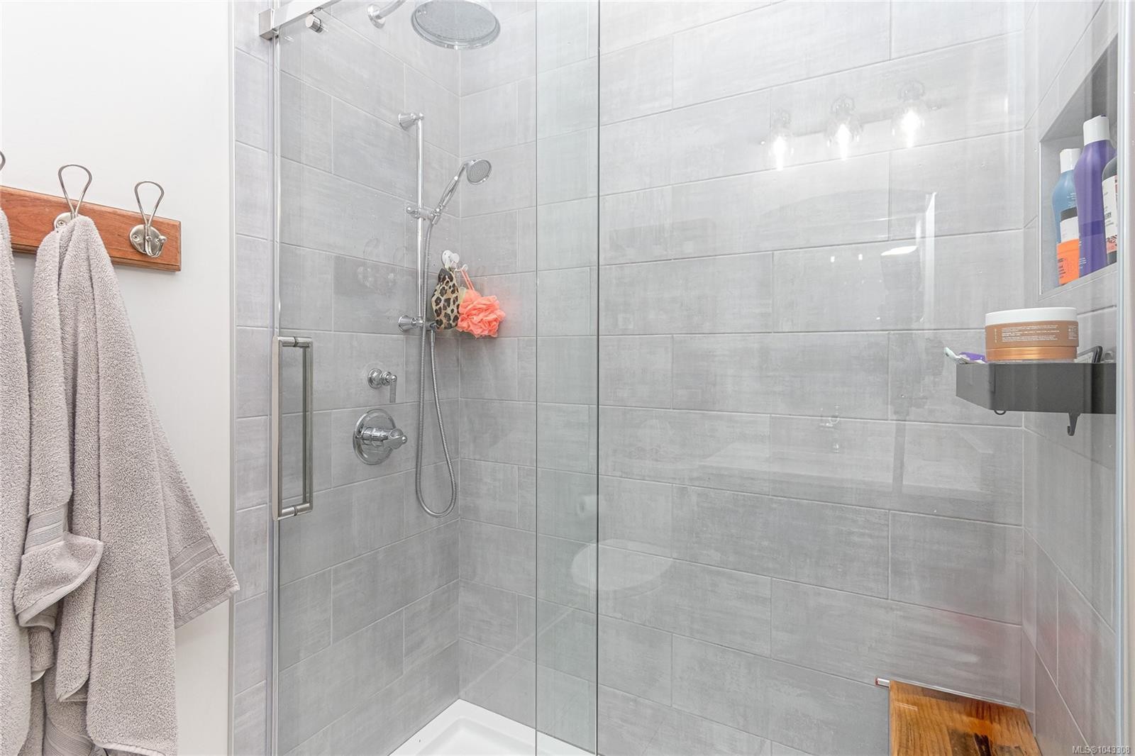 3374 Hazelwood Rd, Langford, BC