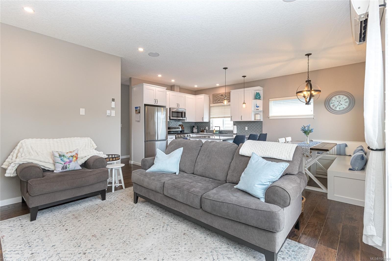 3374 Hazelwood Rd, Langford, BC