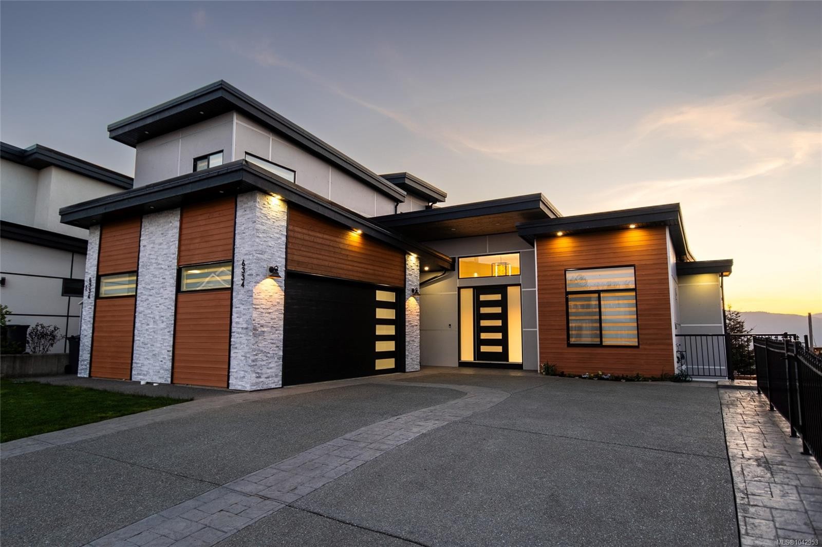 6334 Nevilane Dr, Duncan, BC