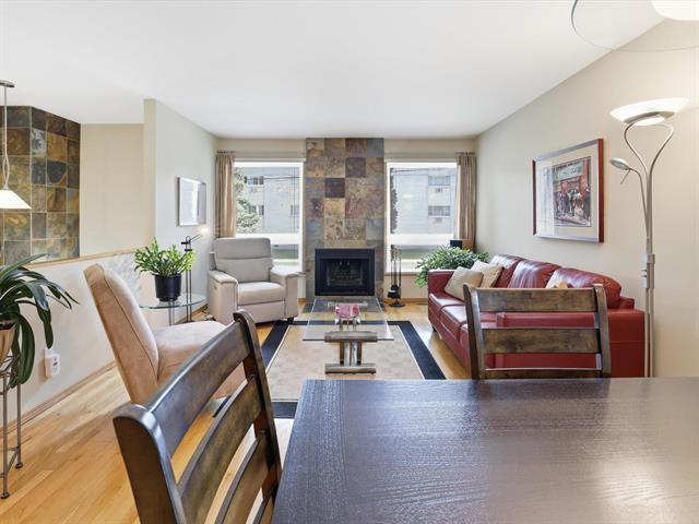 192 Pulberry St, Winnipeg, MB - Indoor Photo Showing Living Room With Fireplace