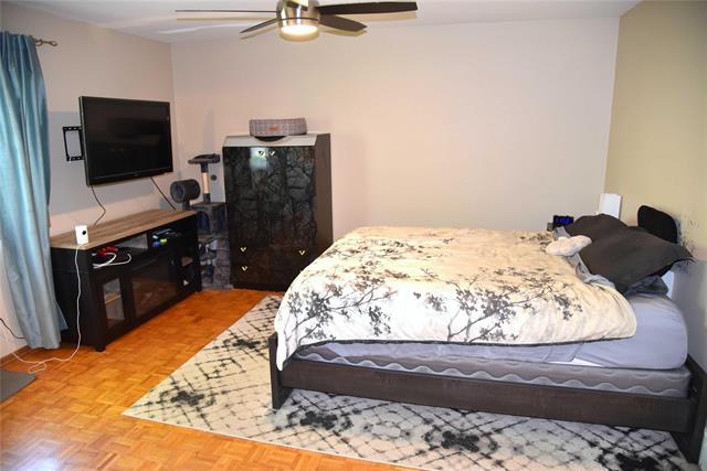 86 Mutchmor Cl, Winnipeg, MB - Indoor Photo Showing Bedroom