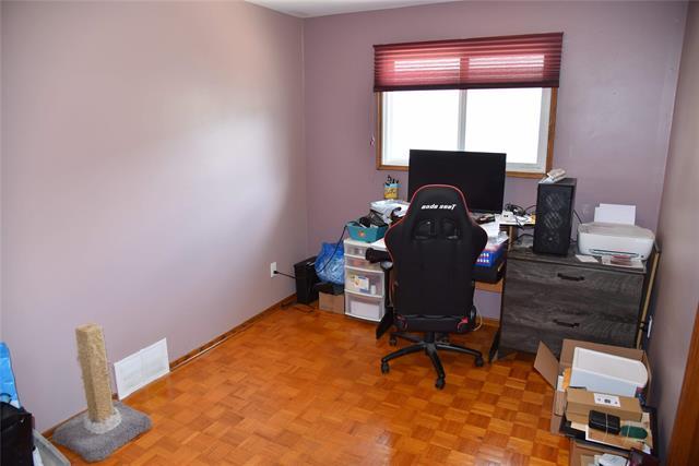 86 Mutchmor Cl, Winnipeg, MB - Indoor Photo Showing Office