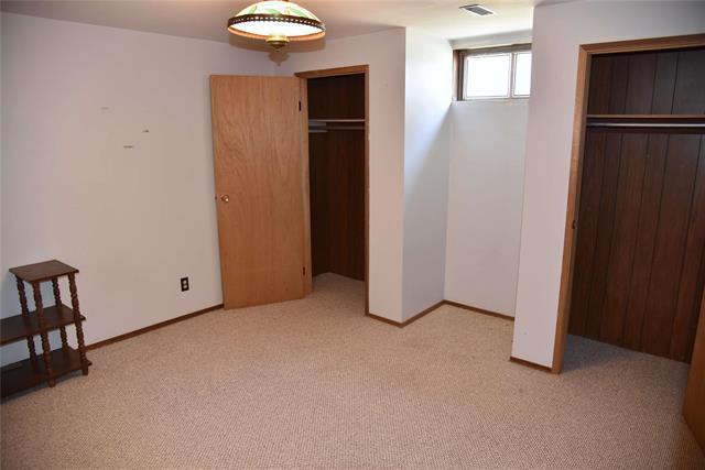 86 Mutchmor Cl, Winnipeg, MB - Indoor Photo Showing Other Room