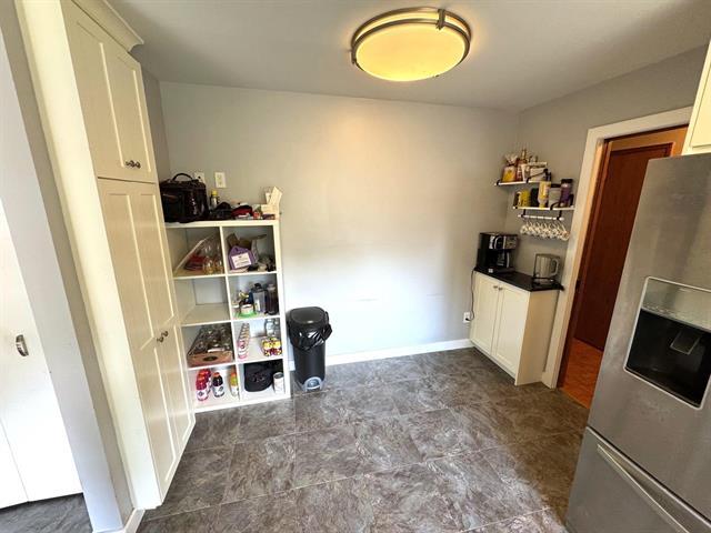 86 Mutchmor Cl, Winnipeg, MB - Indoor Photo Showing Other Room