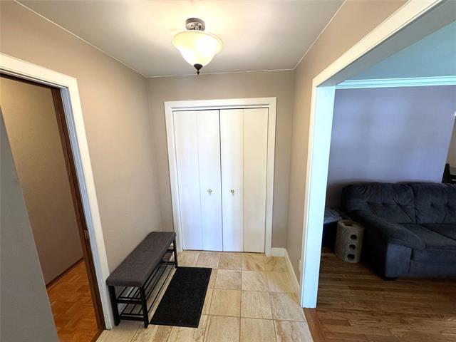 86 Mutchmor Cl, Winnipeg, MB - Indoor Photo Showing Other Room
