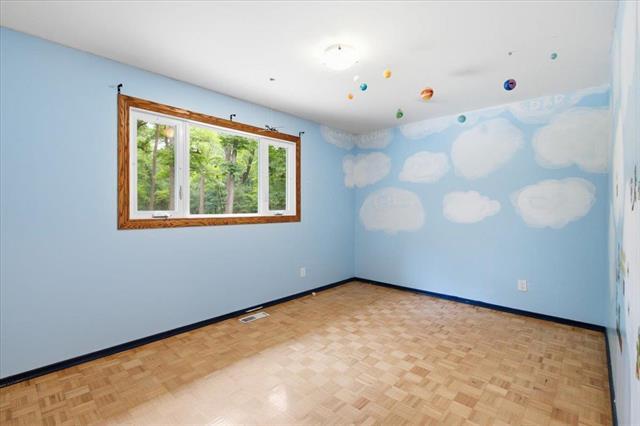 520 Christie Rd, Winnipeg, MB - Indoor Photo Showing Other Room