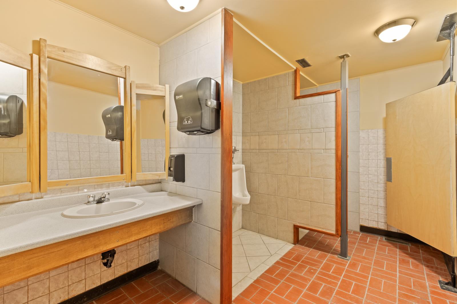102 2 Avenue, Winfield, AB