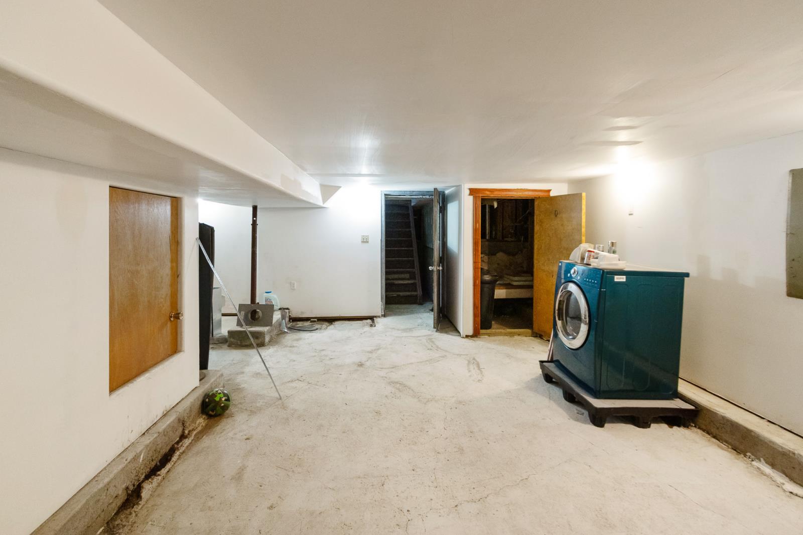 102 2 Avenue, Winfield, AB