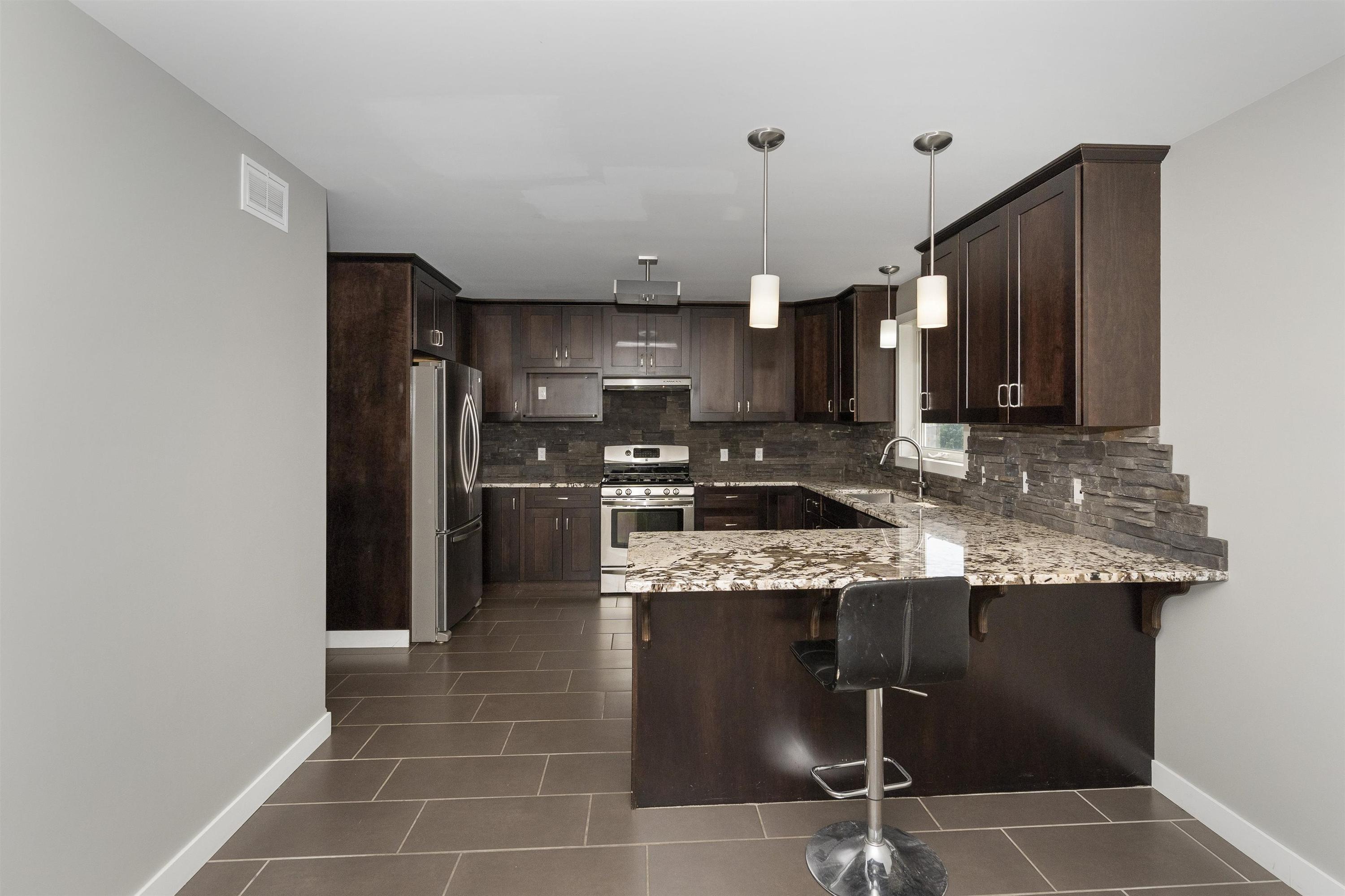 461 Longbow Street, Thunder Bay, ON - Indoor Photo Showing Kitchen With Upgraded Kitchen