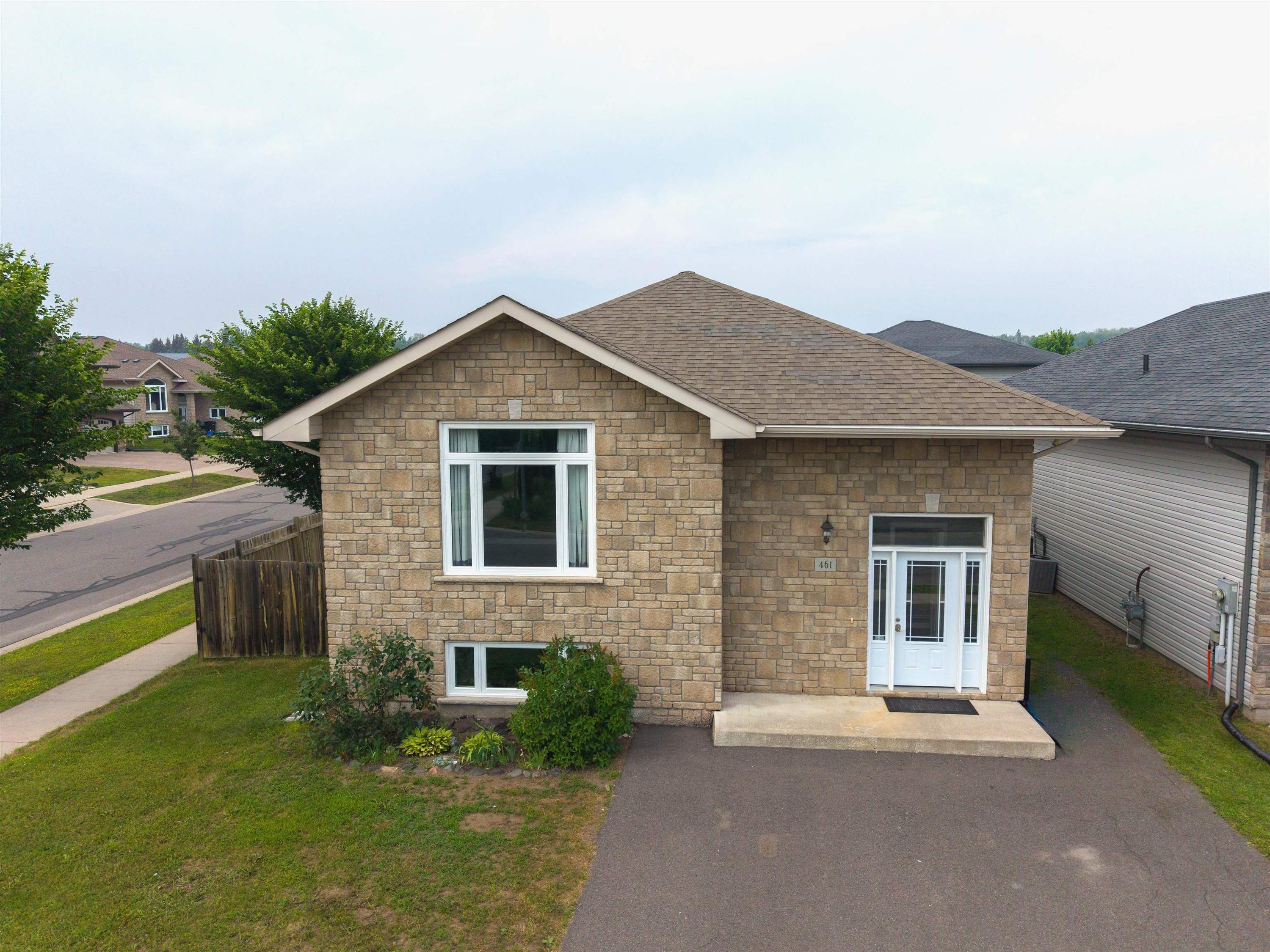 461 Longbow Street, Thunder Bay, ON - Outdoor