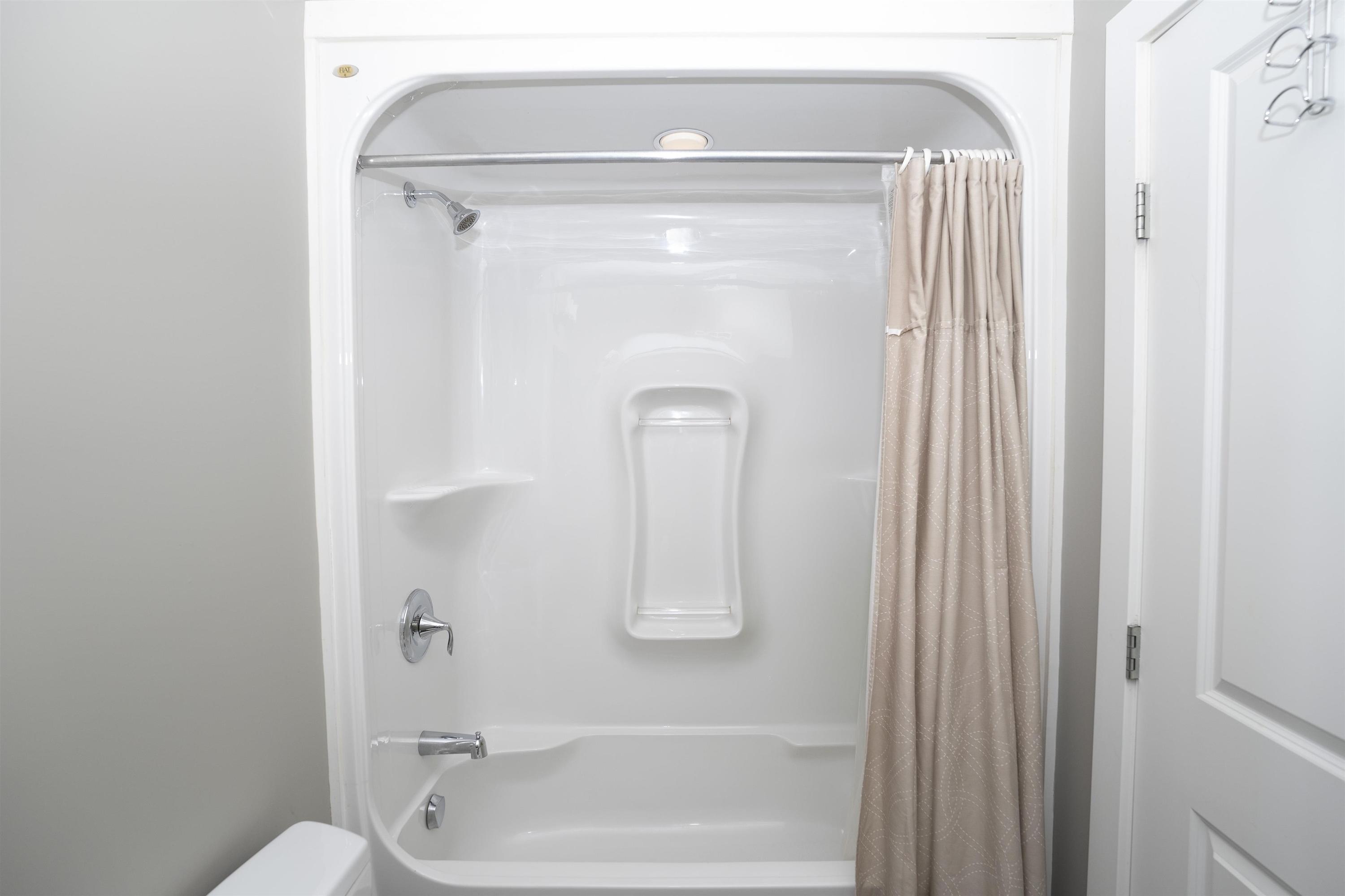 461 Longbow Street, Thunder Bay, ON - Indoor Photo Showing Bathroom