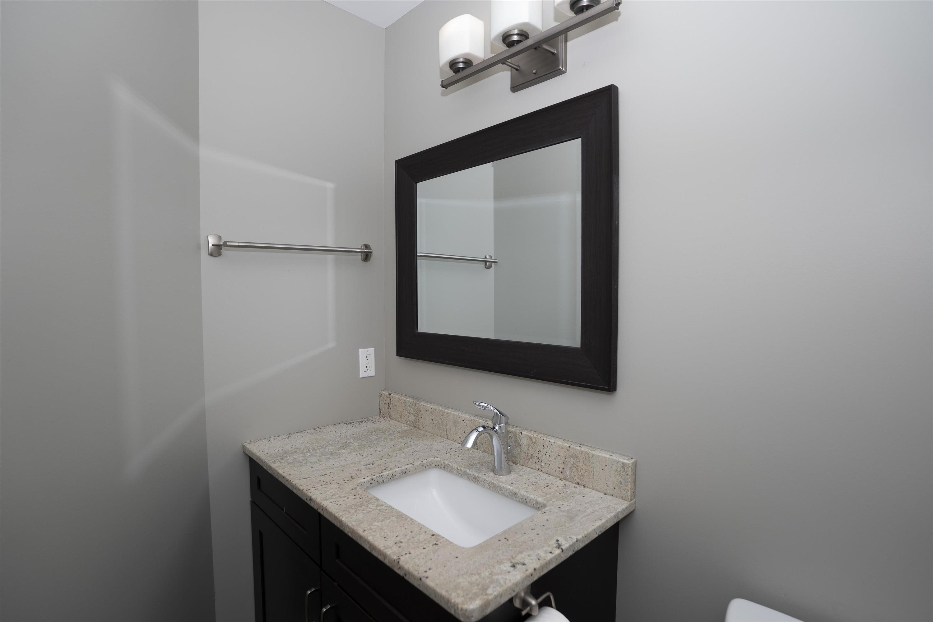 461 Longbow Street, Thunder Bay, ON - Indoor Photo Showing Bathroom