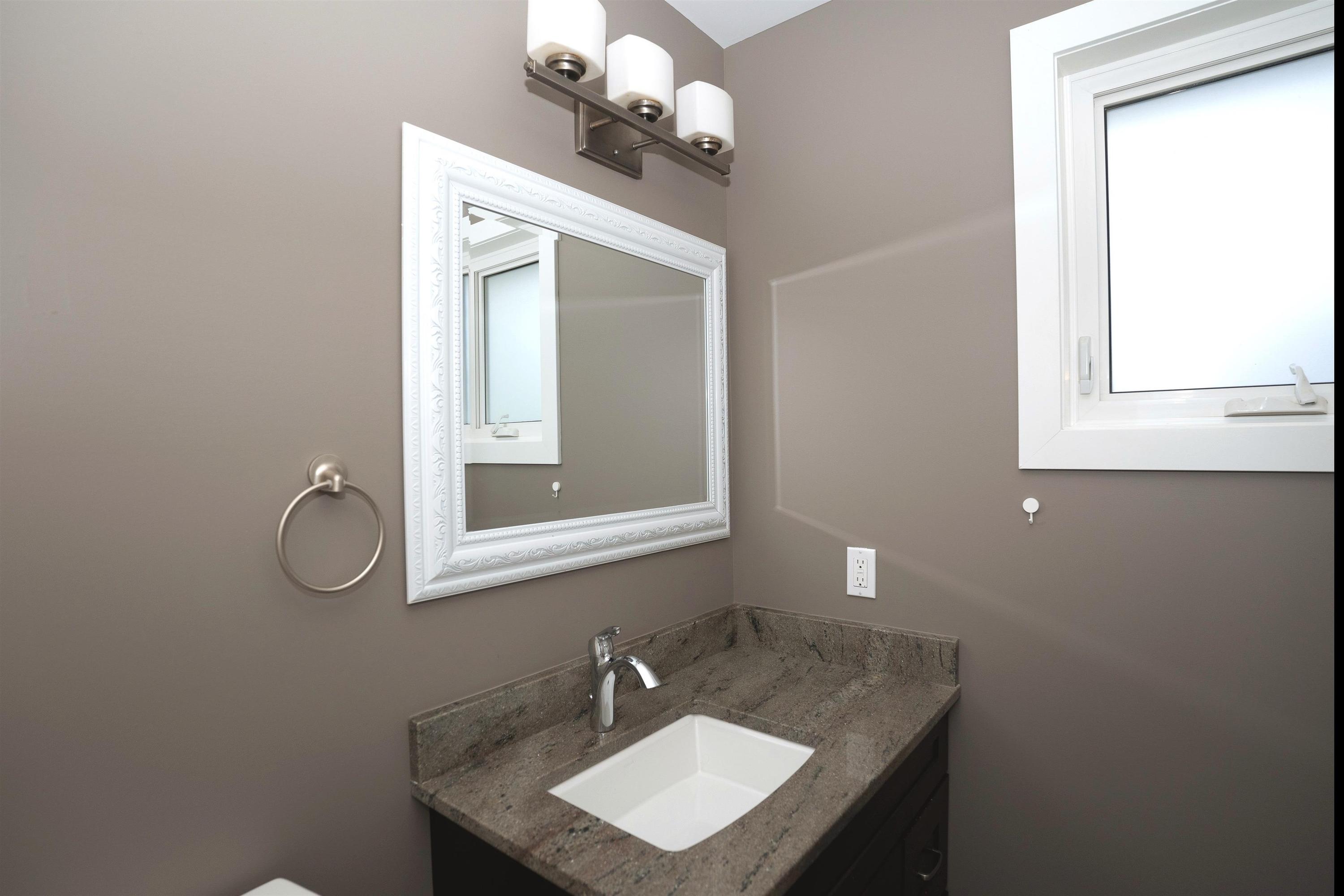 461 Longbow Street, Thunder Bay, ON - Indoor Photo Showing Bathroom