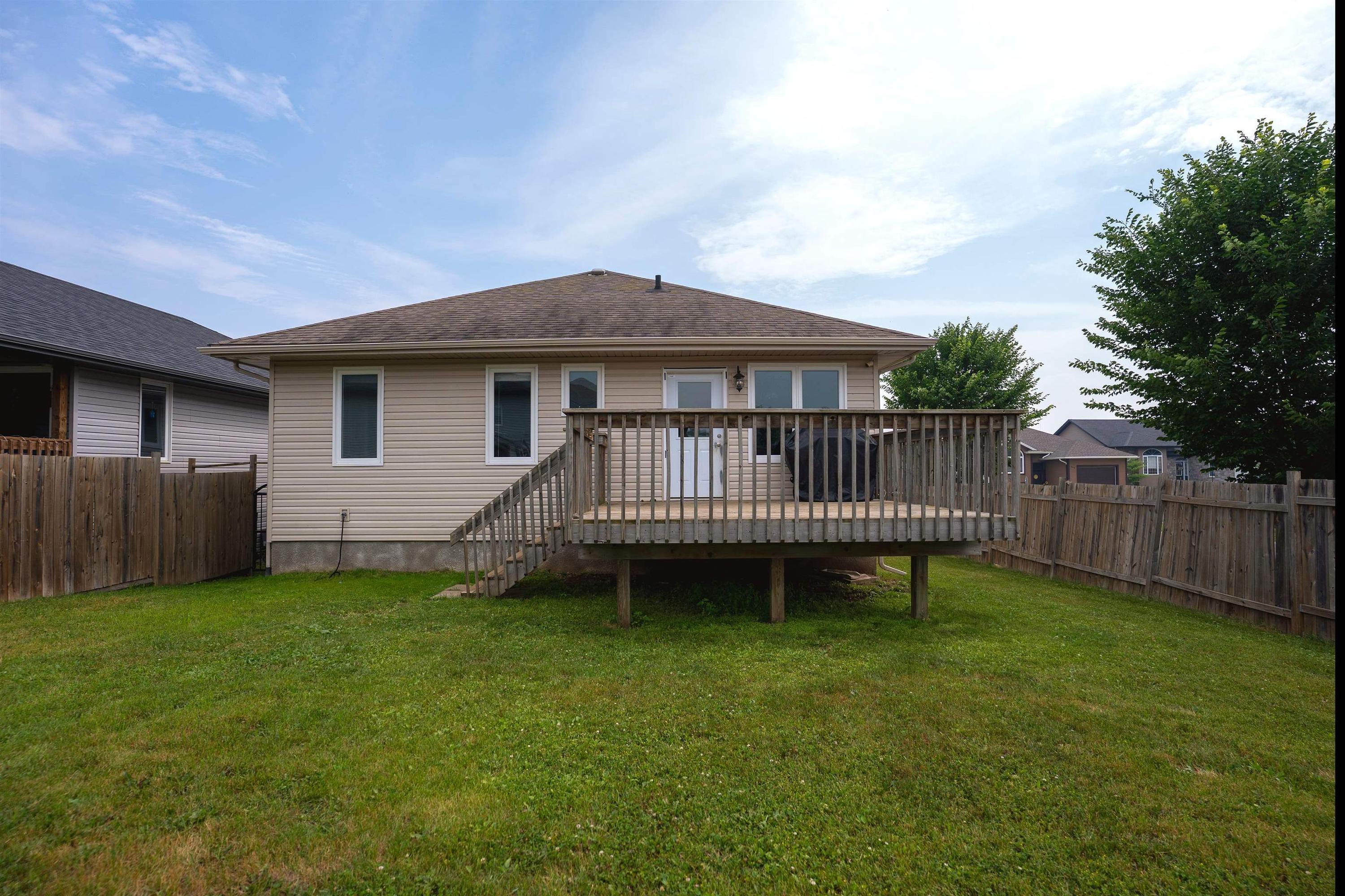 461 Longbow Street, Thunder Bay, ON - Outdoor With Deck Patio Veranda