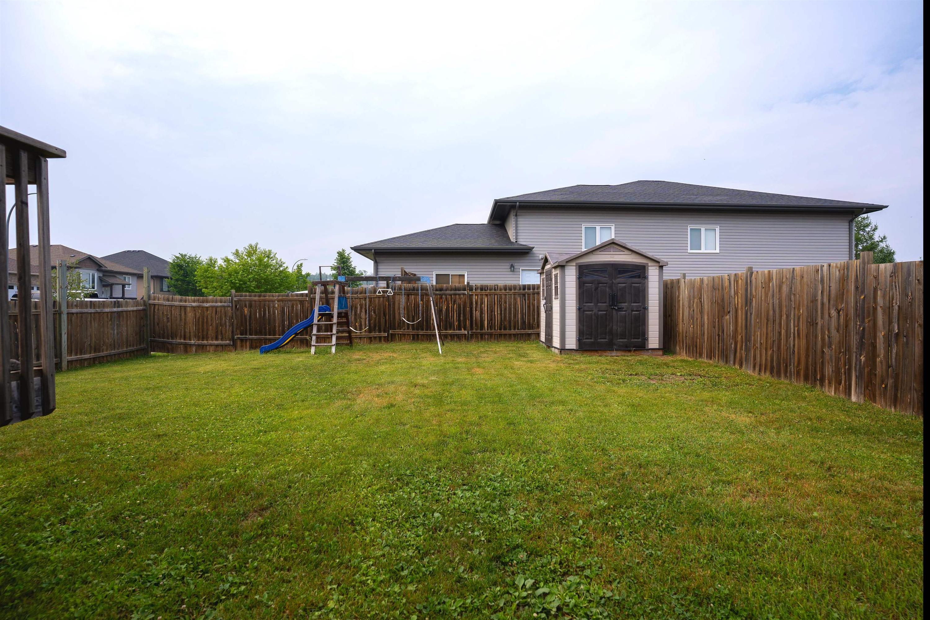 461 Longbow Street, Thunder Bay, ON - Outdoor With Backyard