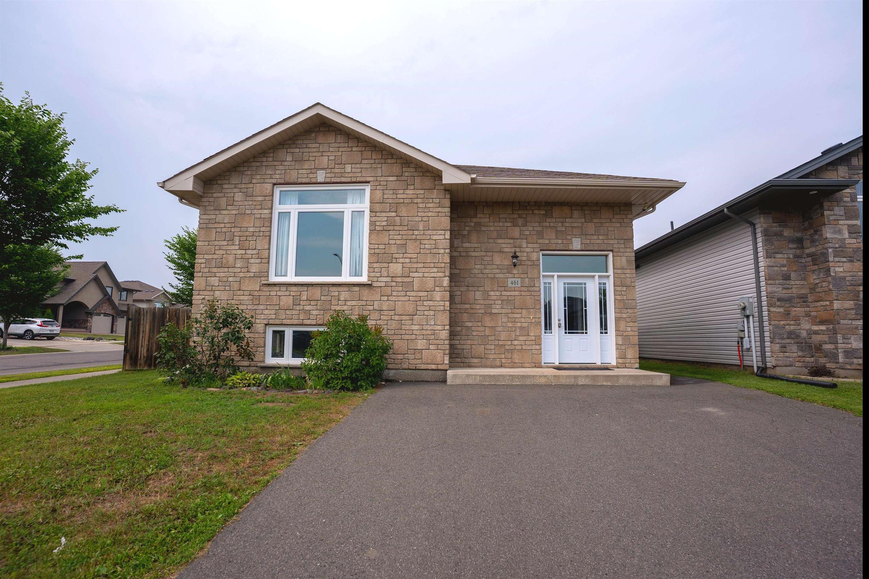 461 Longbow Street, Thunder Bay, ON - Outdoor