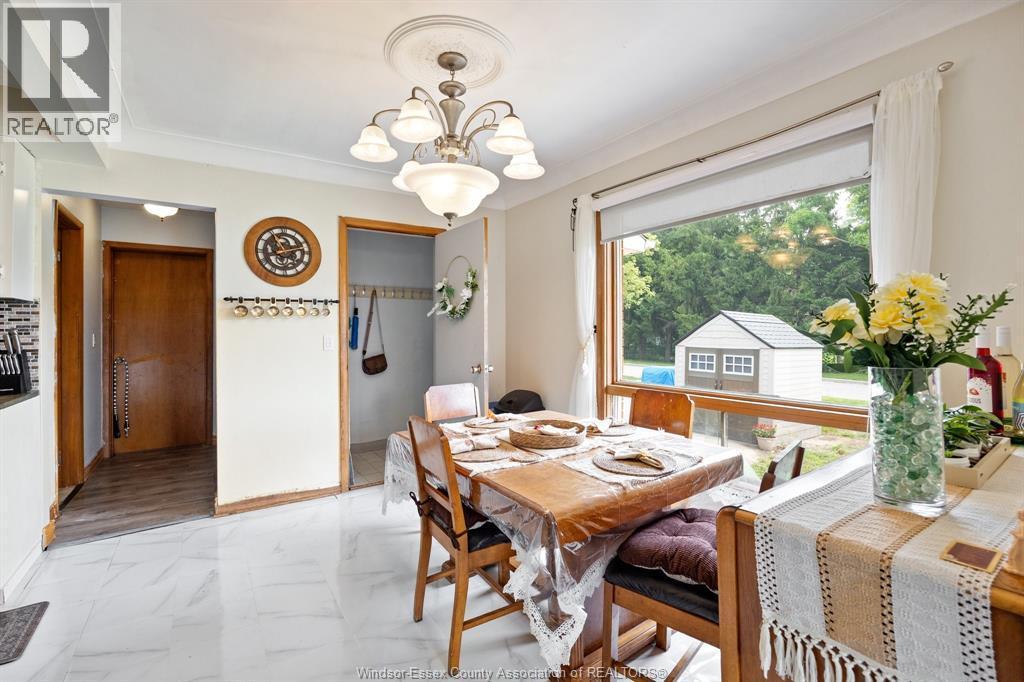 636 Cabana, Windsor, ON - Indoor Photo Showing Dining Room