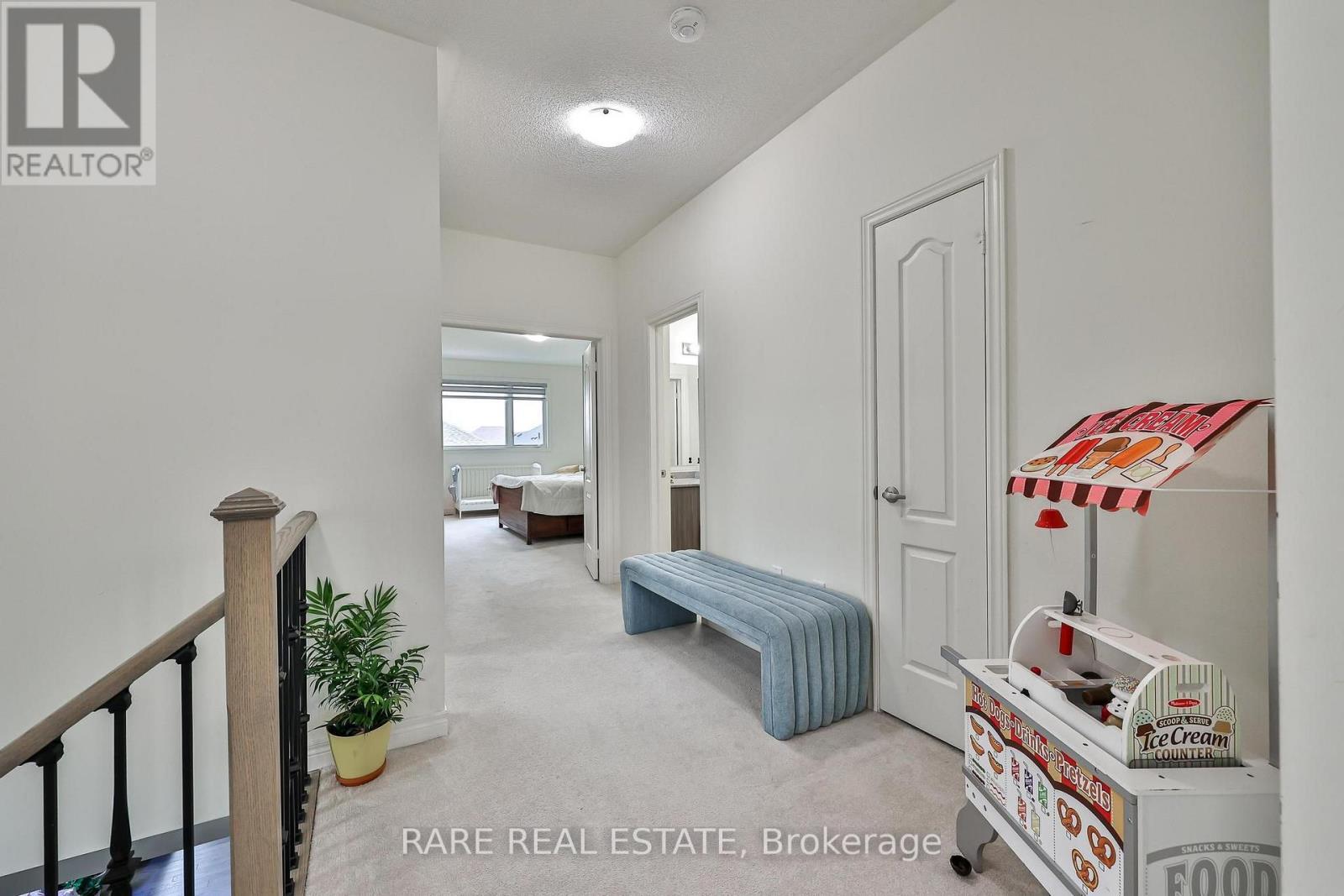 274 Skinner Road, Hamilton, ON - Indoor Photo Showing Other Room