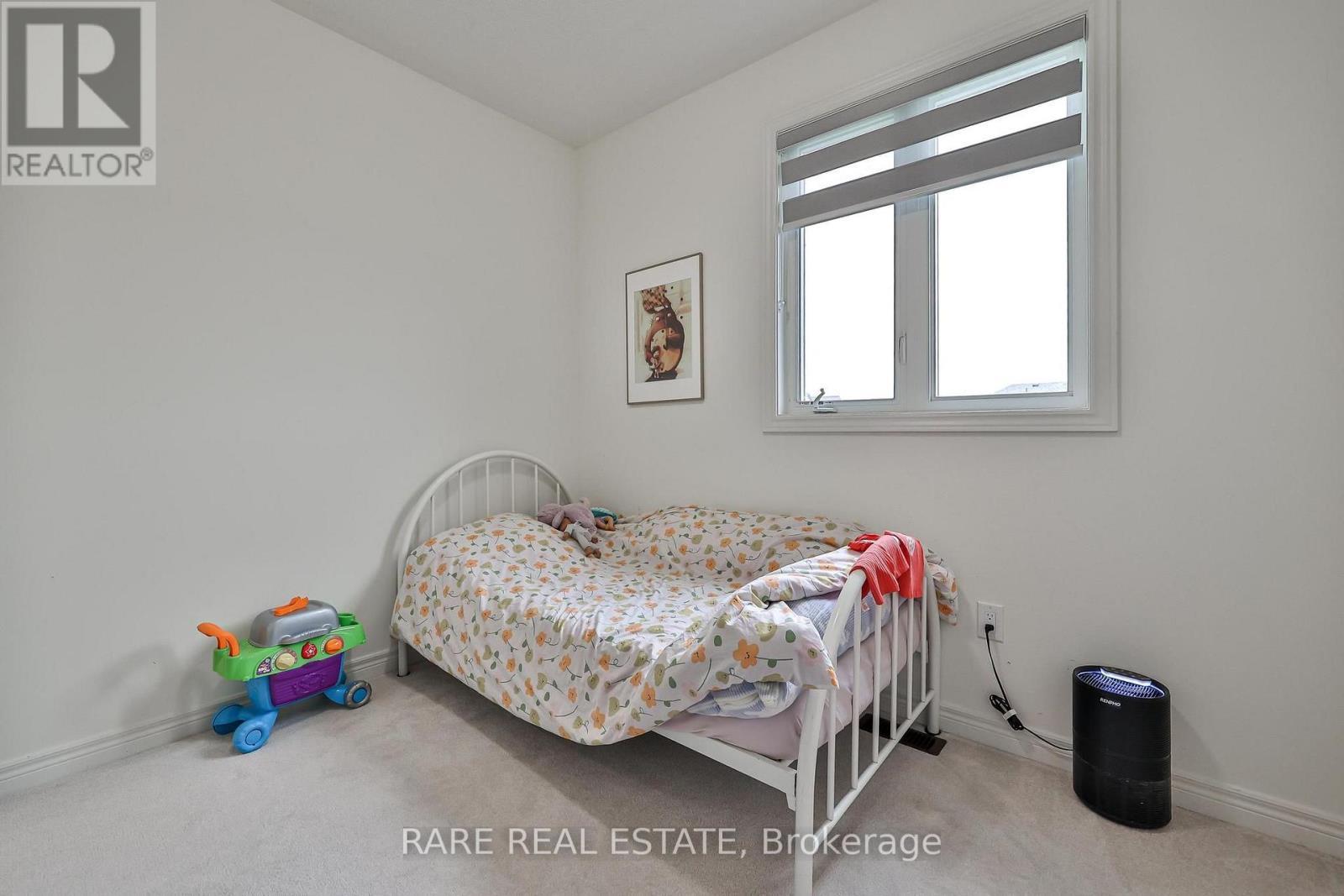 274 Skinner Road, Hamilton, ON - Indoor Photo Showing Bedroom