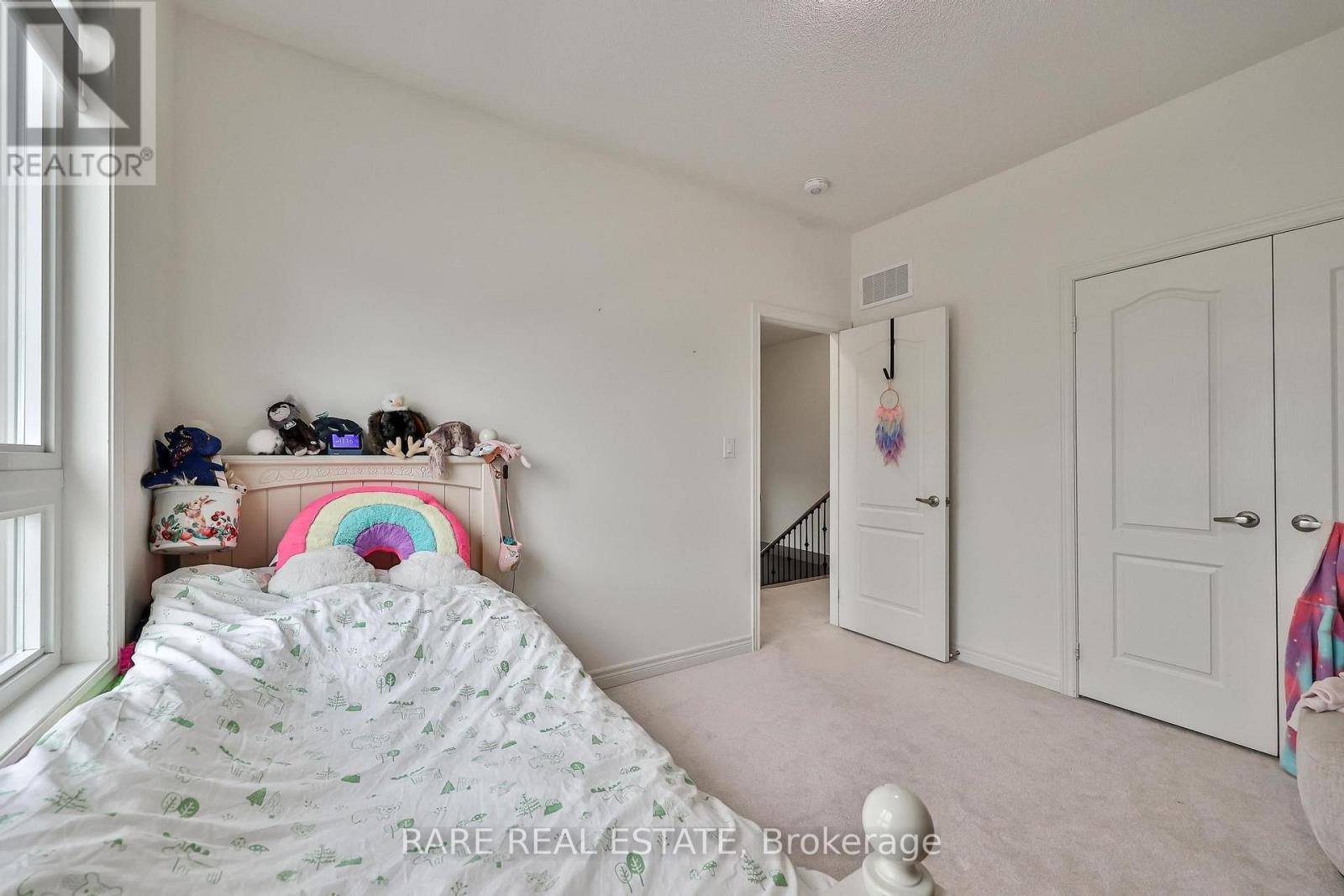 274 Skinner Road, Hamilton, ON - Indoor Photo Showing Bedroom