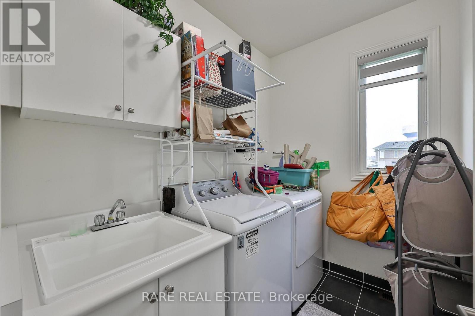274 Skinner Road, Hamilton, ON - Indoor Photo Showing Laundry Room