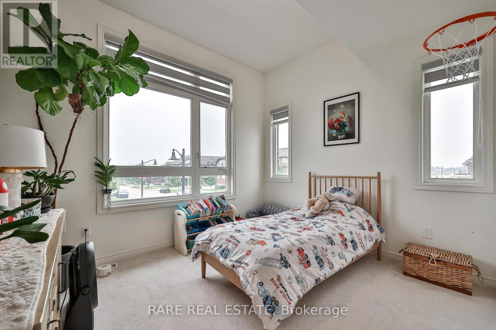 274 Skinner Road, Hamilton, ON - Indoor Photo Showing Bedroom