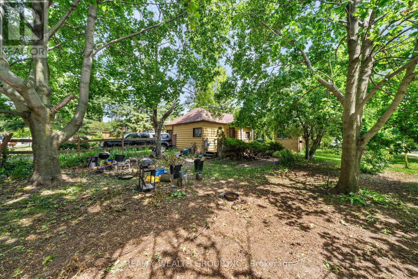 4450 Lawrence Avenue E, Toronto, ON - Outdoor