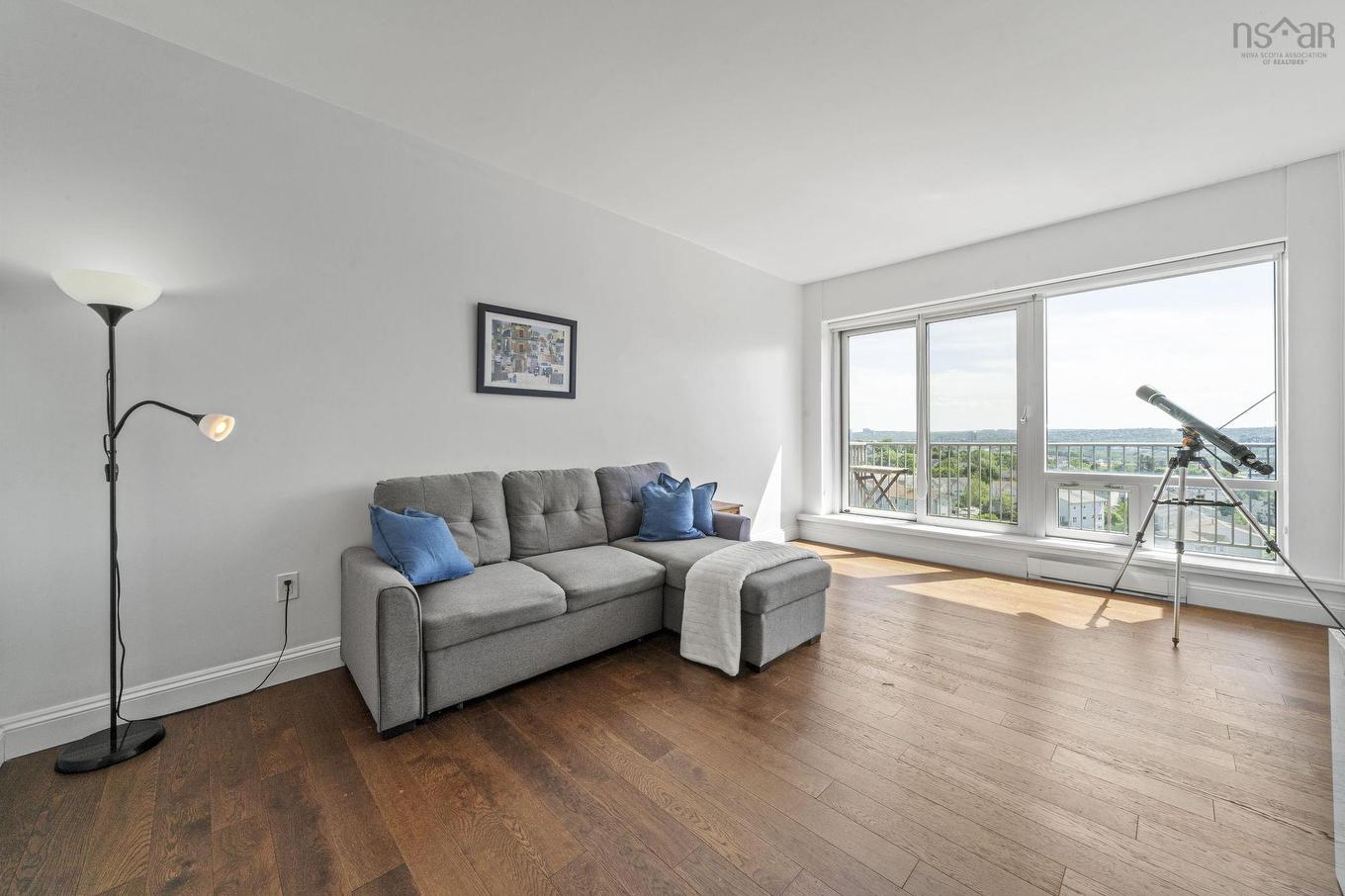 Ph6 5572 North Ridge Road, Halifax, NS - Indoor Photo Showing Living Room