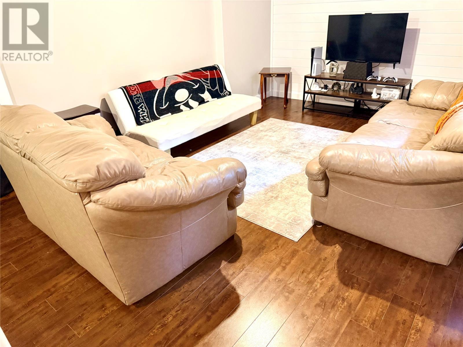 2 Matthews Place, Springdale, NL - Indoor Photo Showing Living Room