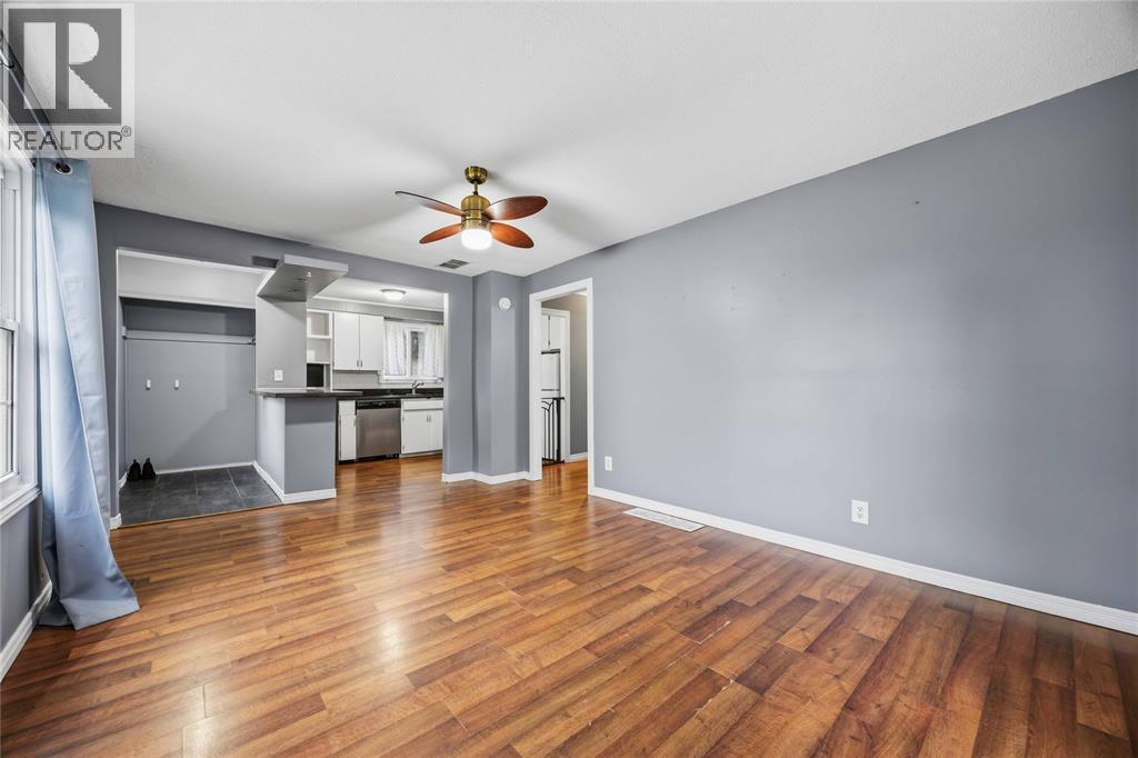 188 Cedar Crescent, Sarnia, ON - Indoor