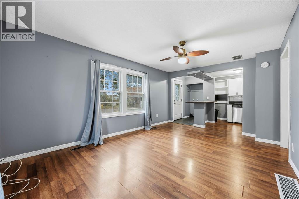 188 Cedar Crescent, Sarnia, ON - Indoor Photo Showing Other Room