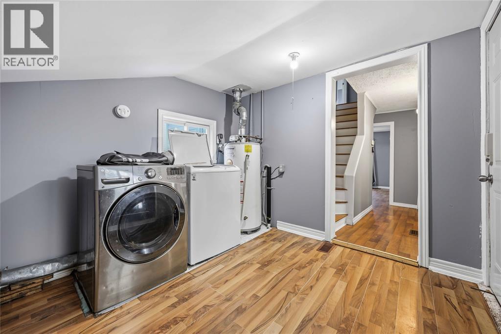 188 Cedar Crescent, Sarnia, ON - Indoor Photo Showing Laundry Room