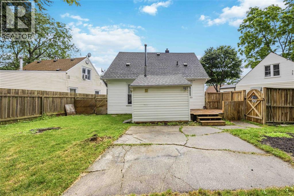 188 Cedar Crescent, Sarnia, ON - Outdoor