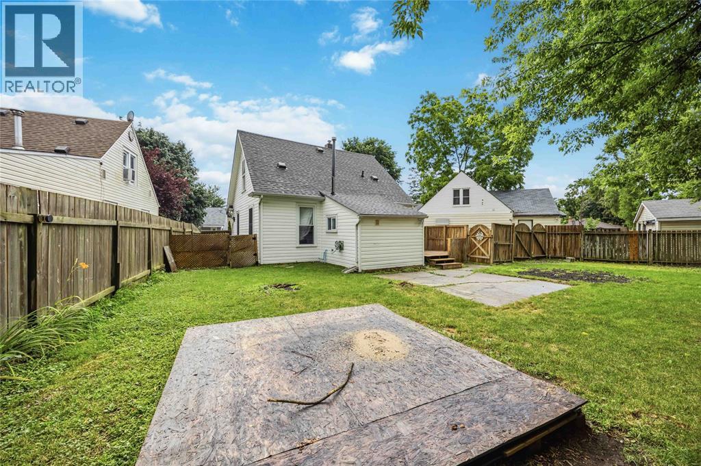 188 Cedar Crescent, Sarnia, ON - Outdoor