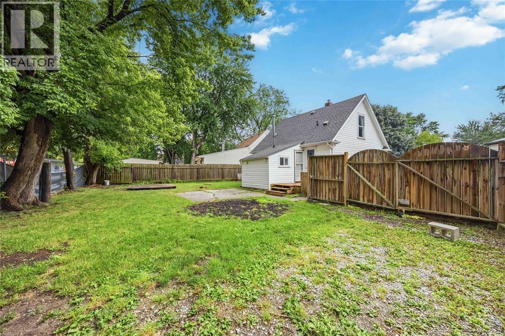 188 Cedar Crescent, Sarnia, ON - Outdoor