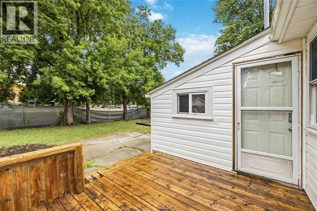 188 Cedar Crescent, Sarnia, ON - Outdoor With Exterior