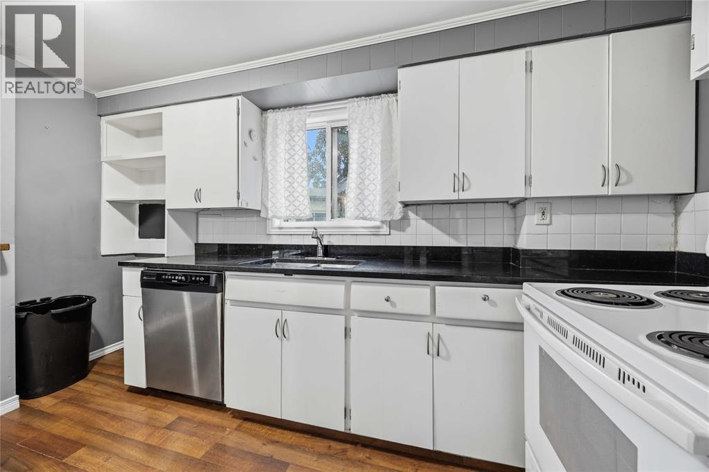 188 Cedar Crescent, Sarnia, ON - Indoor Photo Showing Kitchen