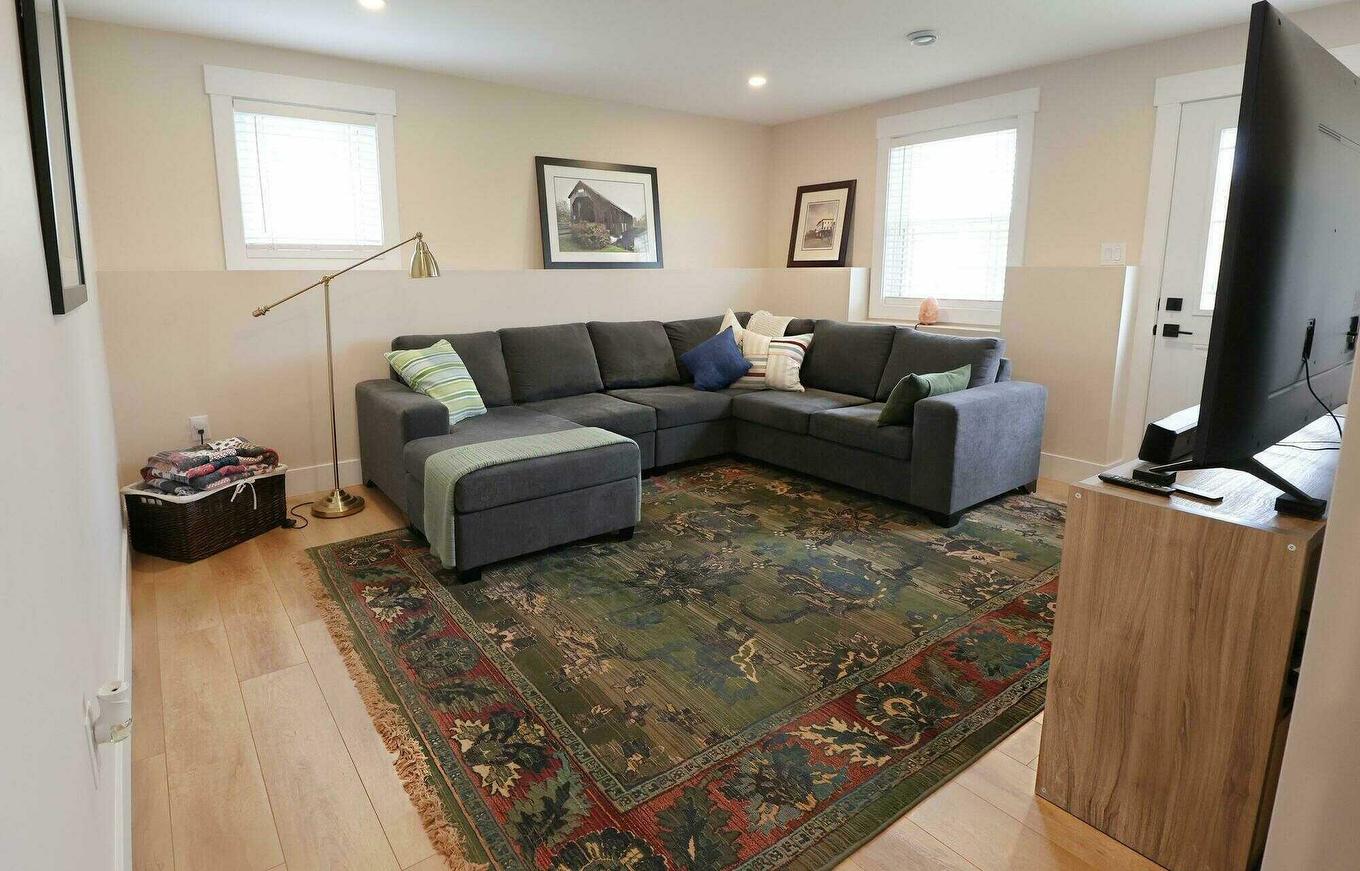 8 Keaton Drive, Charlottetown, PE - Indoor Photo Showing Living Room