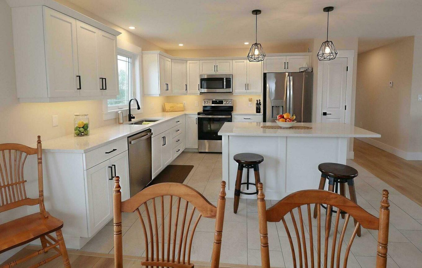8 Keaton Drive, Charlottetown, PE - Indoor Photo Showing Kitchen With Stainless Steel Kitchen With Upgraded Kitchen