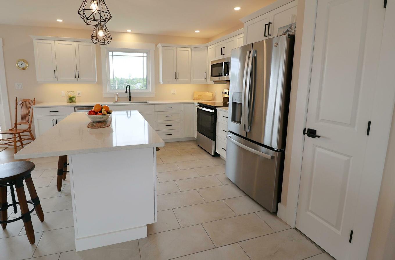 8 Keaton Drive, Charlottetown, PE - Indoor Photo Showing Kitchen With Stainless Steel Kitchen
