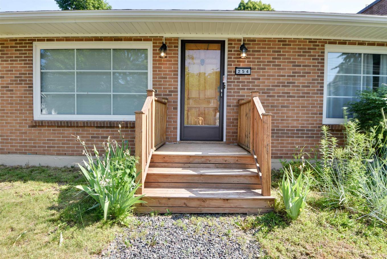 254 George Street, New Glasgow, NS