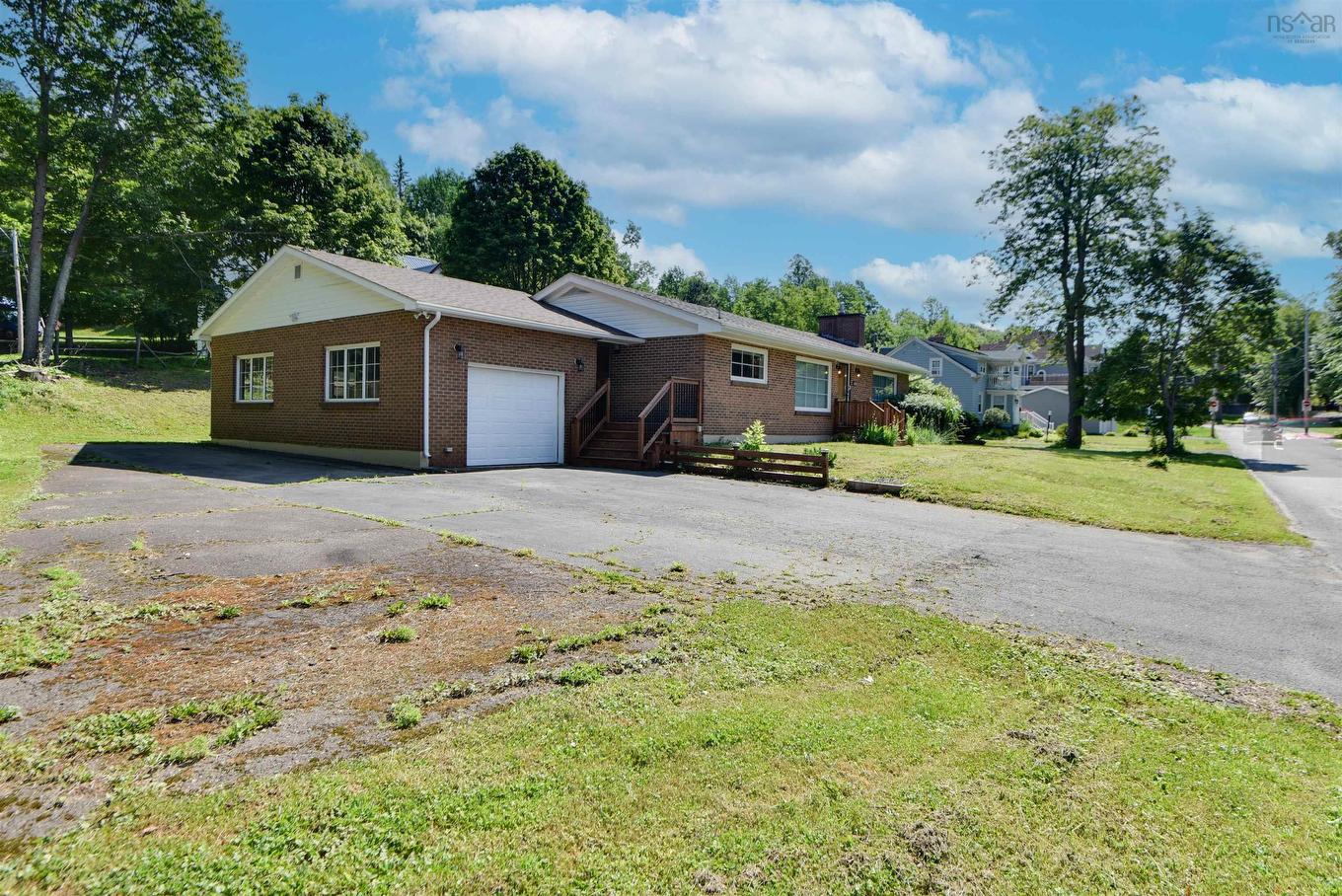 254 George Street, New Glasgow, NS