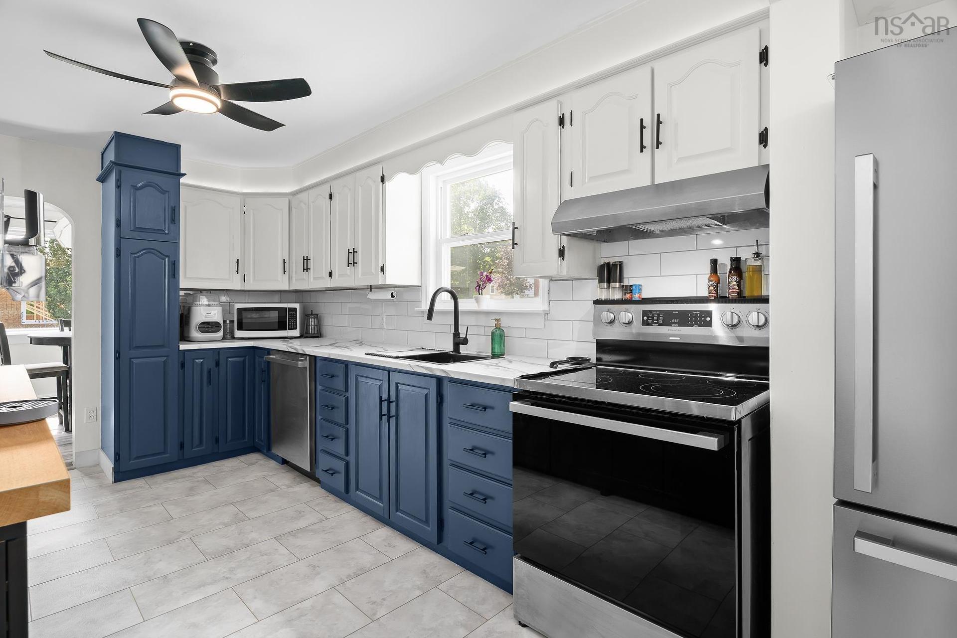 42 Asquith Avenue, Stewiacke, NS - Indoor Photo Showing Kitchen
