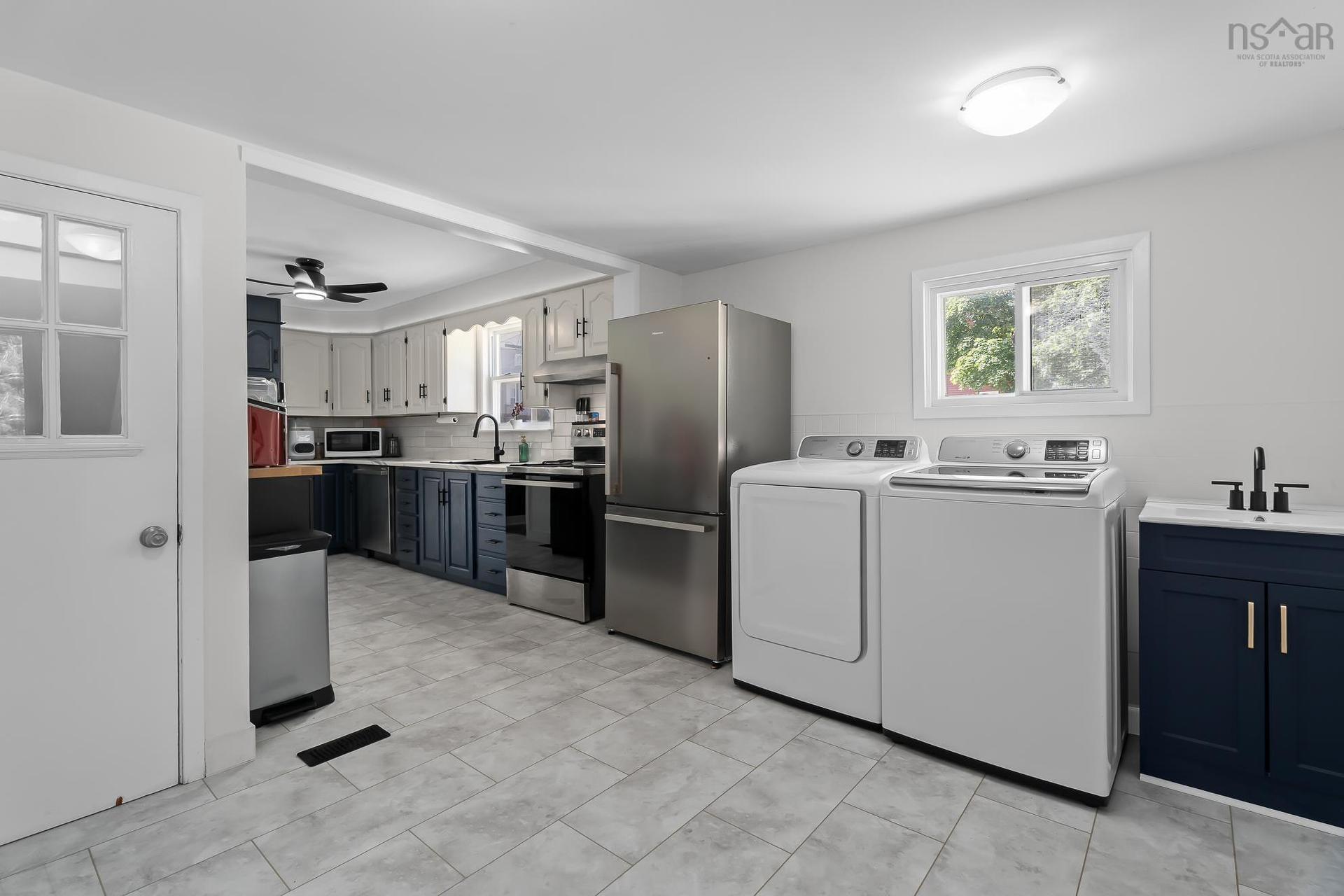 42 Asquith Avenue, Stewiacke, NS - Indoor Photo Showing Laundry Room