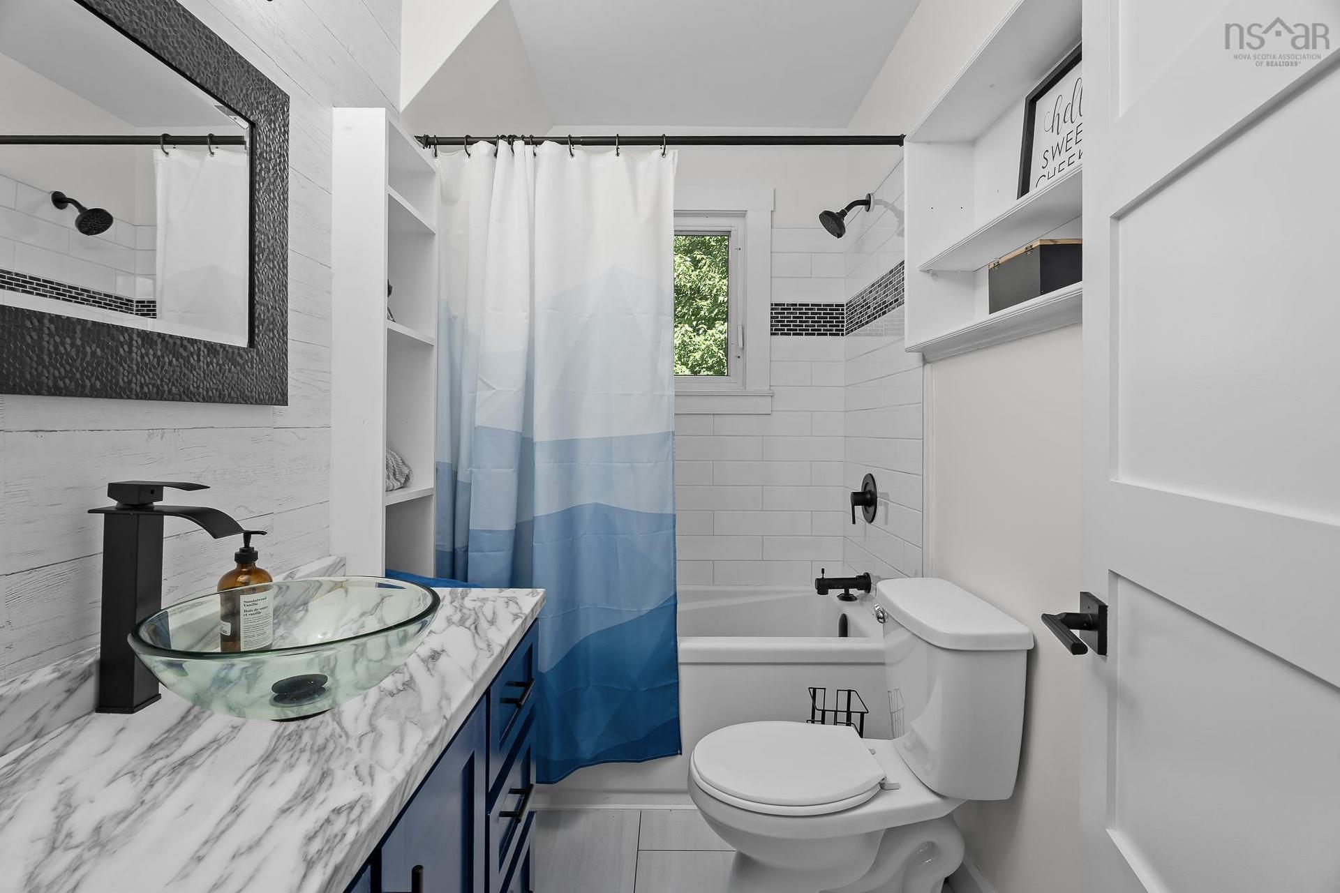 42 Asquith Avenue, Stewiacke, NS - Indoor Photo Showing Bathroom